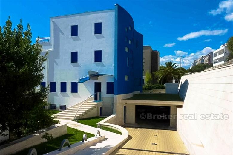 Villa avec piscine dans la ville de Split