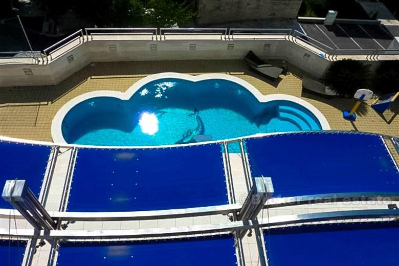 Vila s bazenom u gradu Splitu