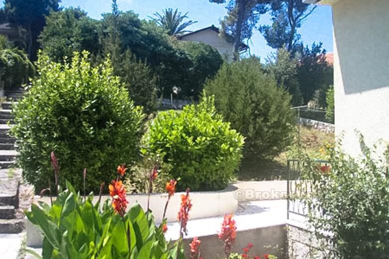 Дом с двумя квартирами, рядом с морем