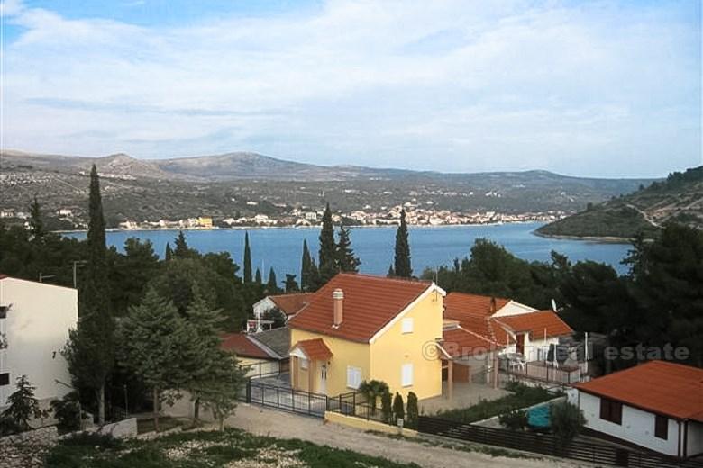 House with two 1-bedroom apartments, for sale