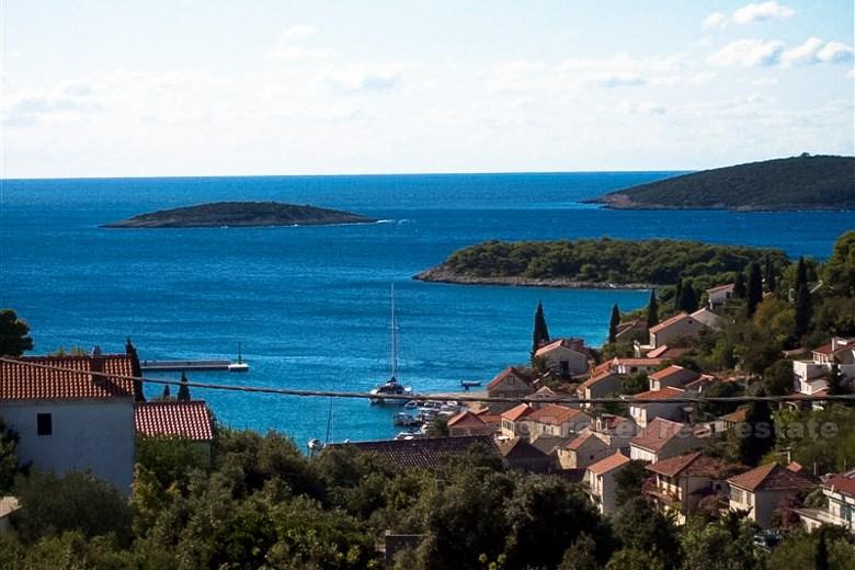 Двухквартирный дом, 6 спален, на продажу