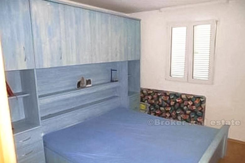 Schöne Wohnung in Bol, mit Terrasse und Meerblick