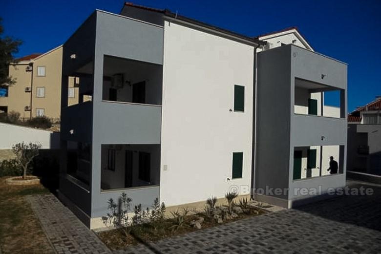 Apartmani 50 metara od mora, prodaju