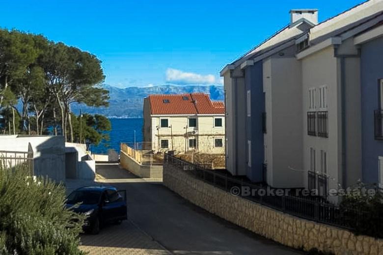Appartements à 50 mètres de la mer, à vendre