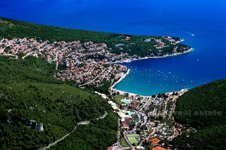 Obiteljska kuća na 2 priča, za prodaju