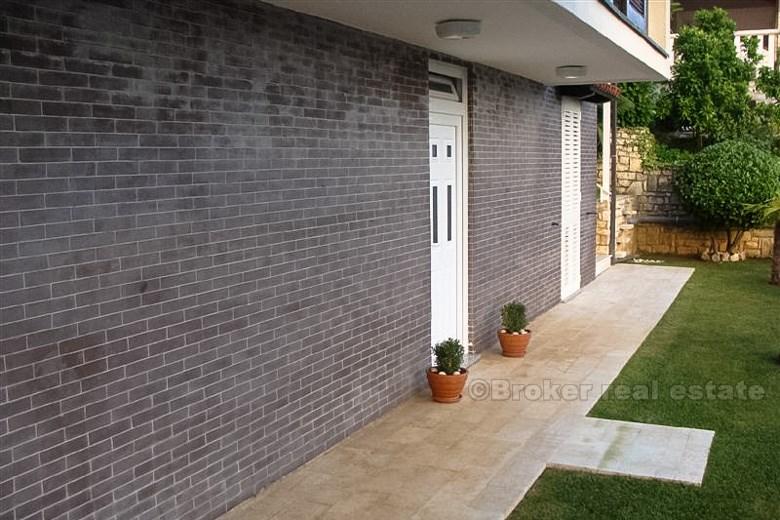 Casa su 2 piani, in vendita
