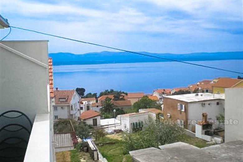 Prekrasni dvoetažni apartman na otoku Braču