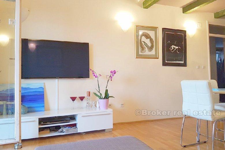 Dvoetažan apartman sa 5 soba