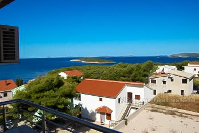 Hus med 5/8 tilgjengelige leiligheter, til salgs