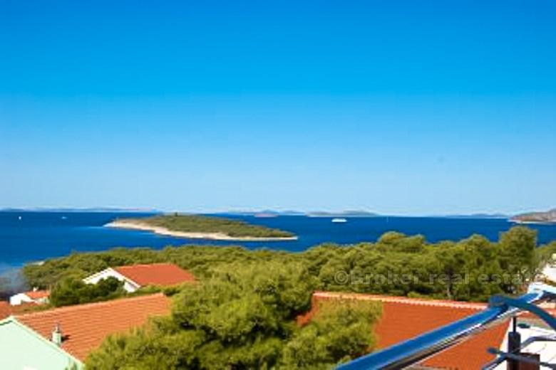 Hus med 5/8 tilgjengelige leiligheter, til salgs