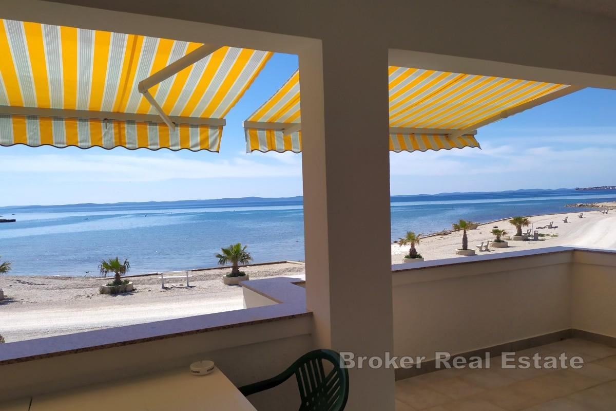 Appartements au premier rang face à la mer