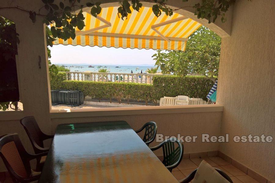 Appartements au premier rang face à la mer