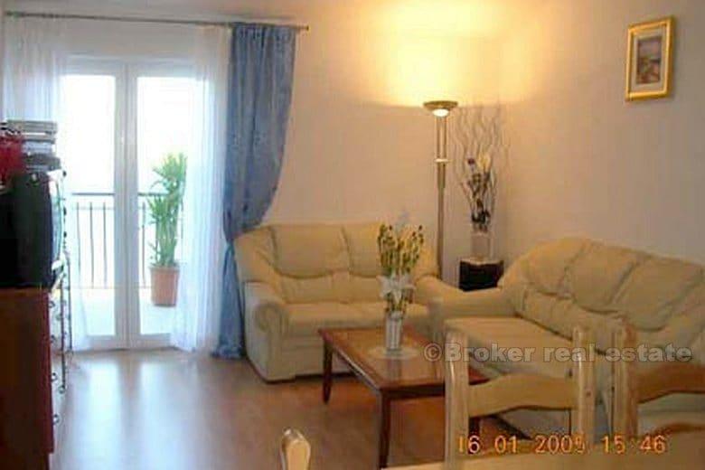 Vila s 9 + 1 luxusními apartmány, restaurace s terasou