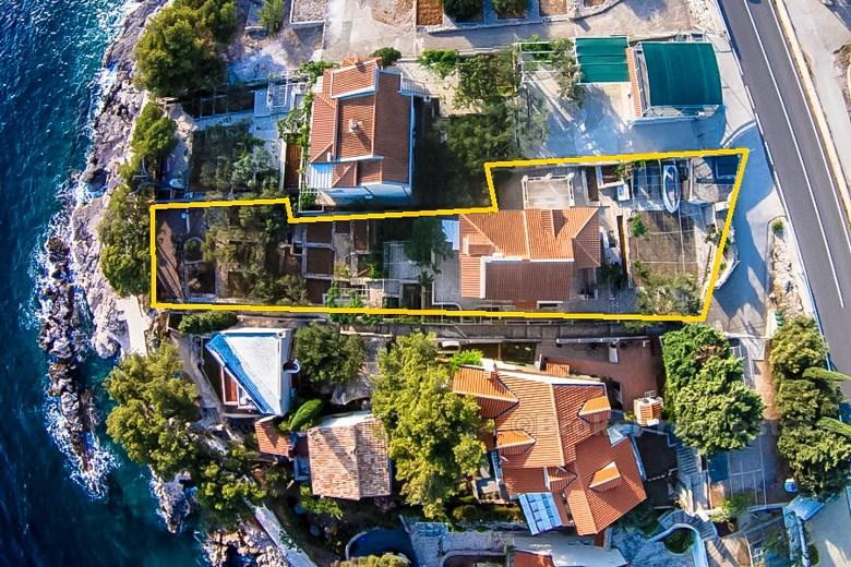 Vackert hus första raden till havet