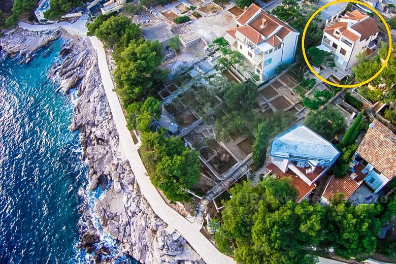 Vackert hus första raden till havet