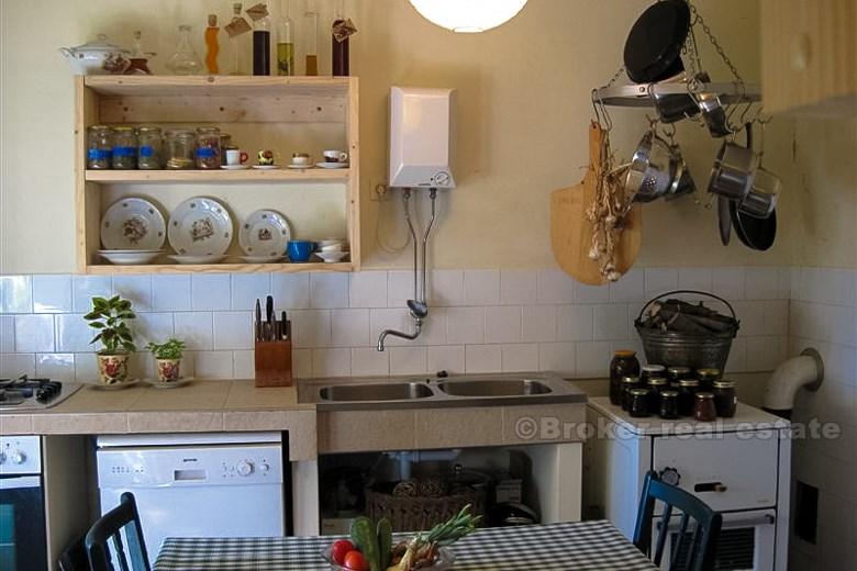 Helt återställd stenhus