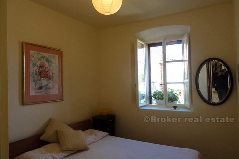 Helt återställd stenhus