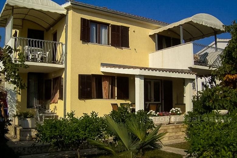 Beautiful family house with 4 separated apartments