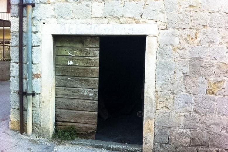 vecchia casa di pietra, in vendita