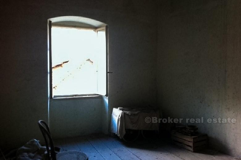 Old stone house, for sale