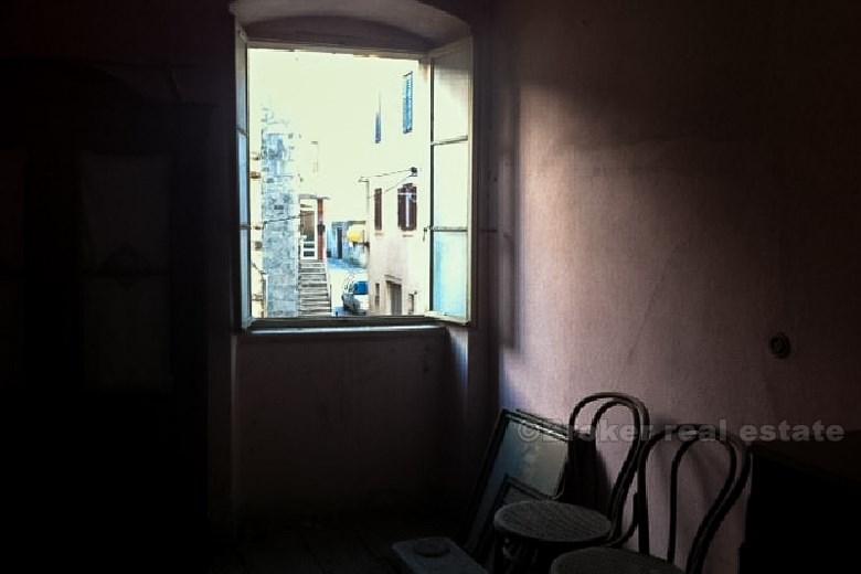 vecchia casa di pietra, in vendita