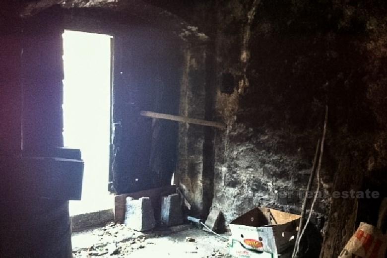 Altes Steinhaus, zum Verkauf