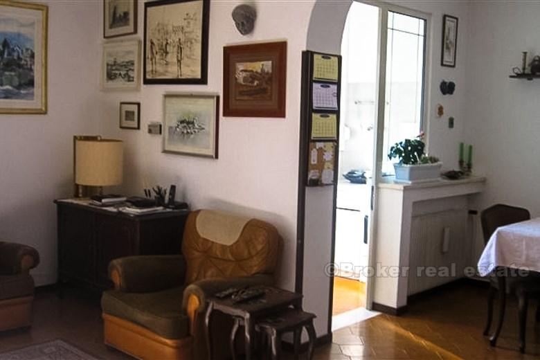 Appartamento con vista mare