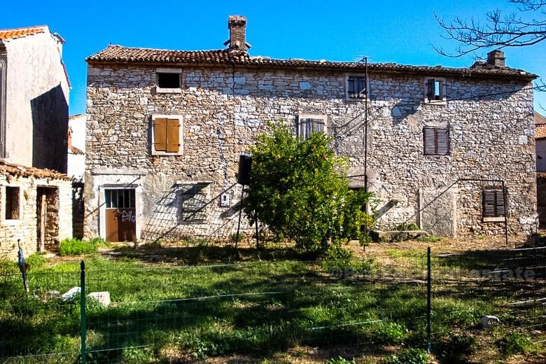 Maison en pierre authentique, à vendre