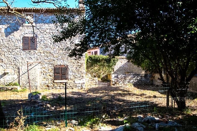 Maison en pierre authentique, à vendre