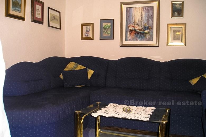 Renovert gammelt hus i sentrum av byen