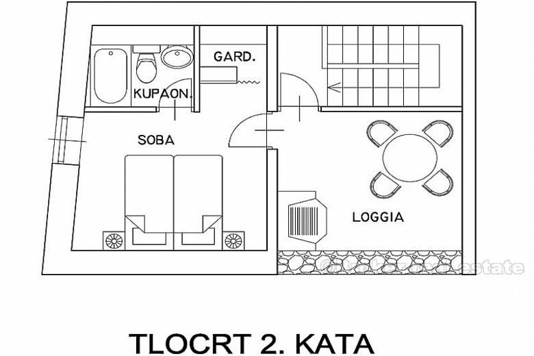 Renovert gammelt hus i sentrum av byen