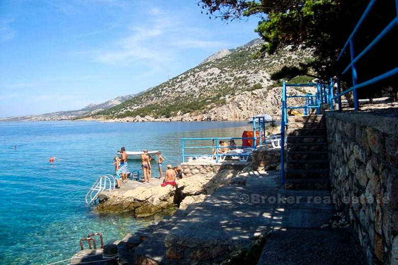 Attraktive huset første raden til sjøen, for salg