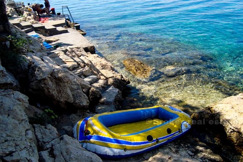 Attraktiva hus första raden mot havet, till försäljning