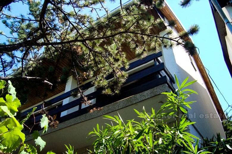 Attraktive huset første raden til sjøen, for salg