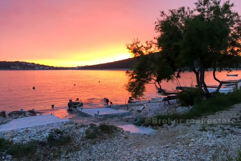 Prekrasna mala kamena kuća, na prodaju
