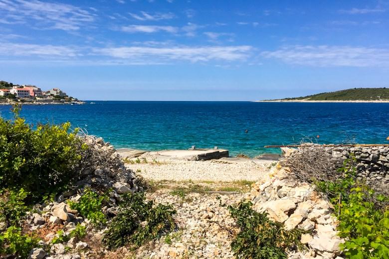 Vakker liten steinhus, for salg