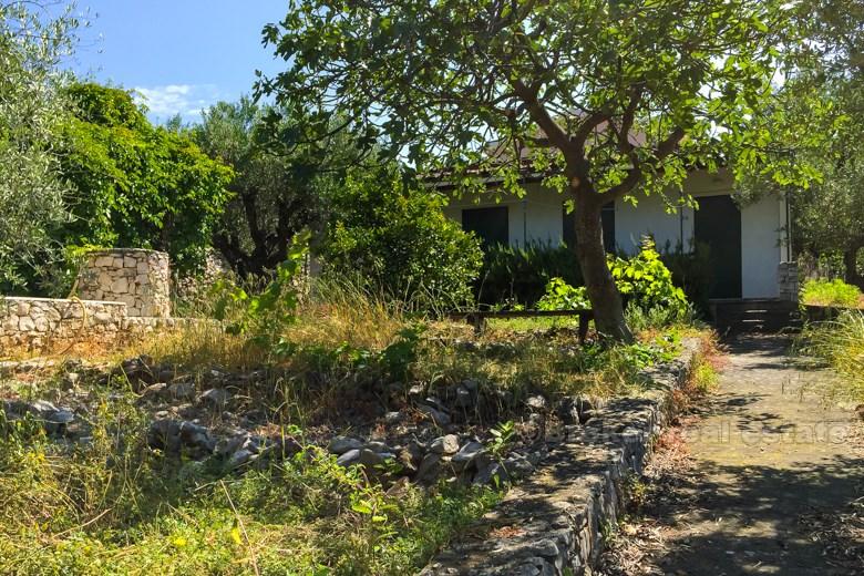 Belle petite maison en pierre à vendre