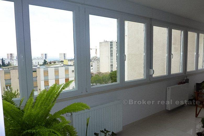 Dwupoziomowy apartament, nowo wyremontowany, na sprzedaż