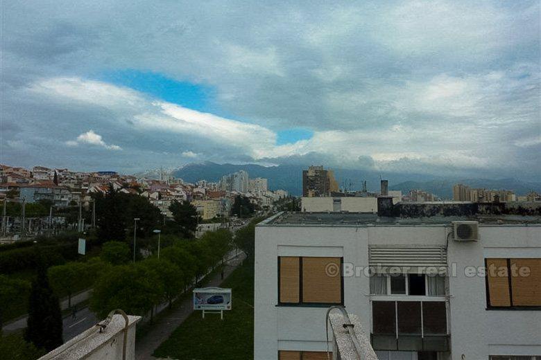 Gripe, Dvoetažan stan, novouređen, na prodaju