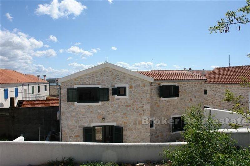 Nybyggt dalmatiskt hus, till salu