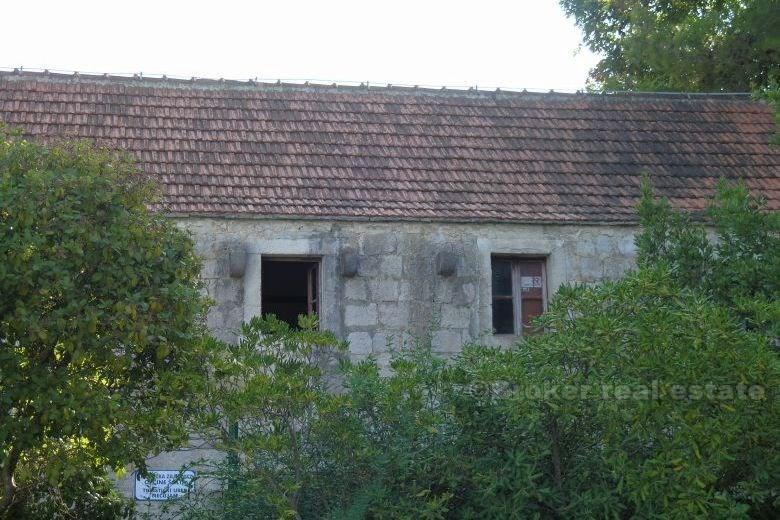Ancienne maison en pierre de Dalmatie