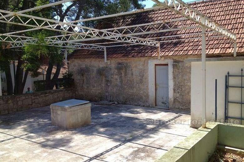 Ancienne maison en pierre de Dalmatie