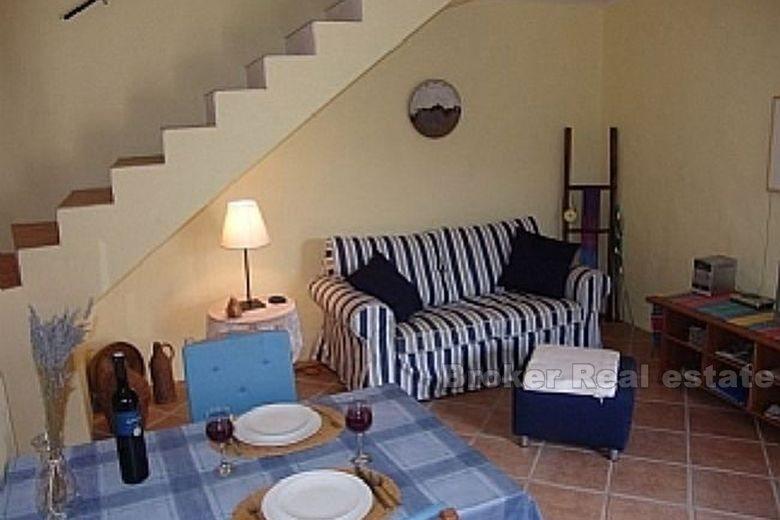 Traditionelles dalmatinisches Steinhaus