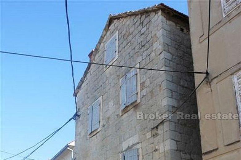 Bella casa di pietra autentica, in vendita
