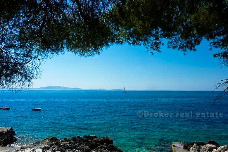 Beautiful house first row to the sea, for sale