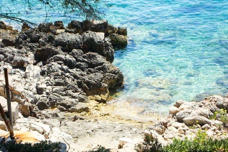 Красивый дом первый ряд от моря, на продажу