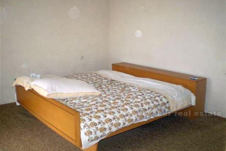 Kuća u blizini centra grada, na prodaju