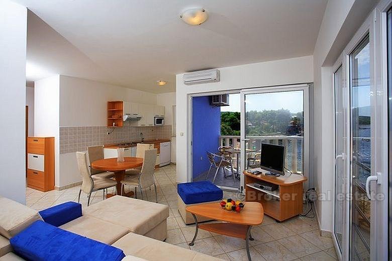 Apartmani u malom selu uz more, na prodaju