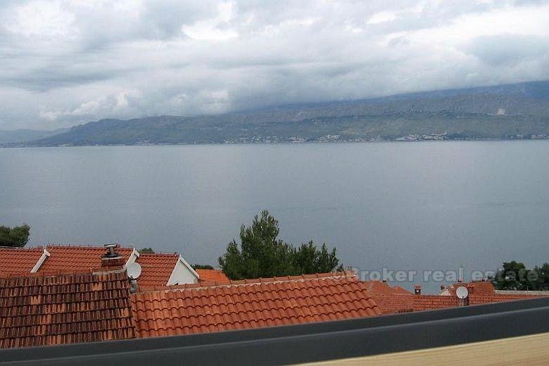 2 appartements récemment rénovés avec vue sur la mer, à vendre