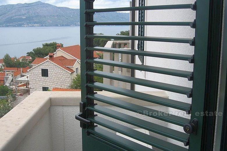 2 appartements récemment rénovés avec vue sur la mer, à vendre